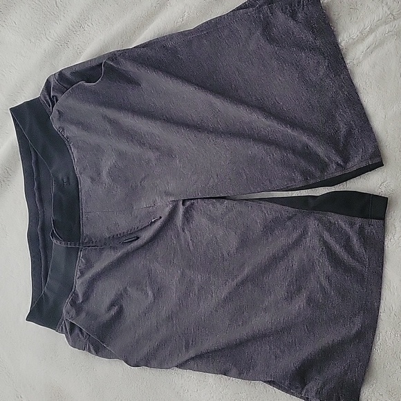 Lululemon T.H.E. Linerless 11" Large - Picture 1 of 6